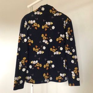 ✨2/$30✨ Mock Neck Navy Sweater with Flower Print